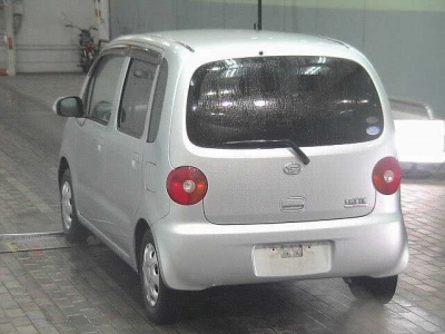 DAIHATSU MOVE LATTE