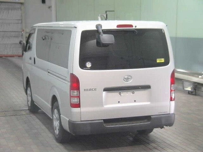 TOYOTA HIACE VAN