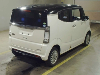 HONDA N-BOX SLASH