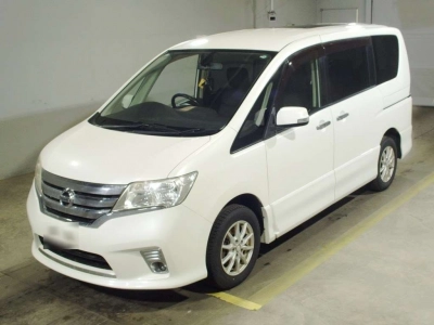 NISSAN SERENA