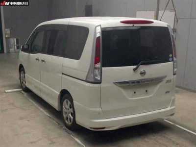 NISSAN SERENA