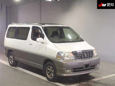 TOYOTA GRAND HIACE