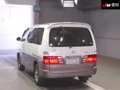 TOYOTA GRAND HIACE