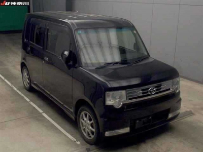 TOYOTA PIXIS SPACE