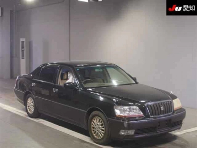 TOYOTA CROWN MAJESTA
