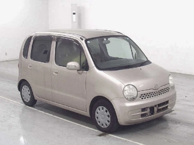 DAIHATSU MOVE LATTE