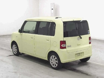 TOYOTA PIXIS SPACE