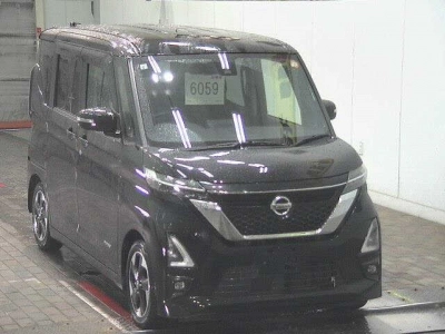 NISSAN ROOX