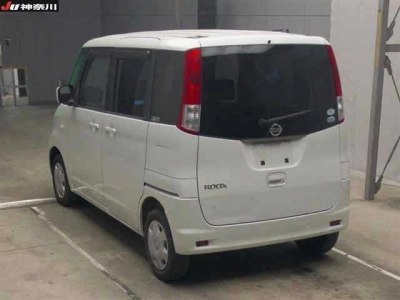 NISSAN ROOX