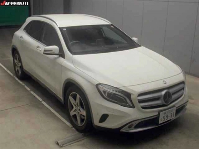 MERCEDES BENZ GLA