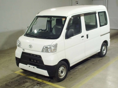 TOYOTA PIXIS VAN