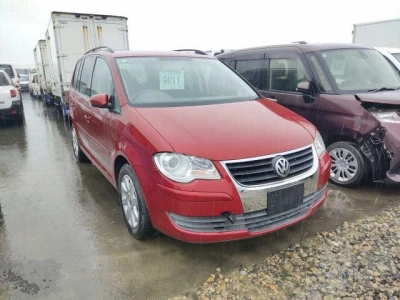 VOLKSWAGEN GOLF TOURAN