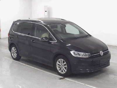 VOLKSWAGEN GOLF TOURAN