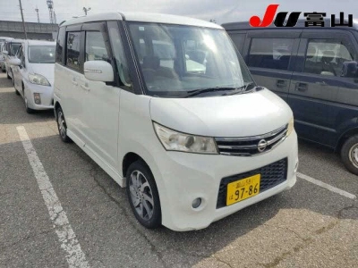NISSAN ROOX