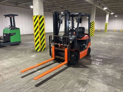 TOYOTA  FORKLIFT 