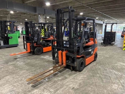 TOYOTA  FORKLIFT 