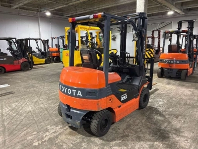 TOYOTA  FORKLIFT 