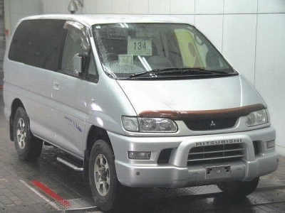 MITSUBISHI DELICA SPACE GEAR