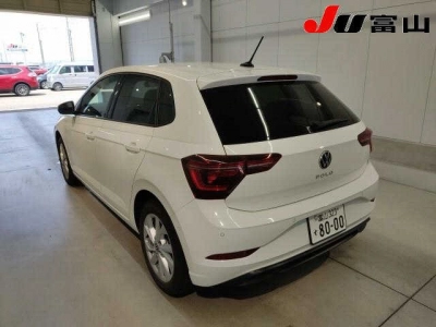 VOLKSWAGEN POLO