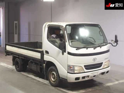 TOYOTA DYNA TRUCK