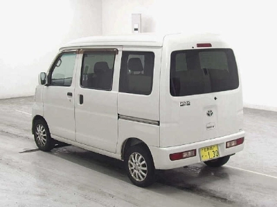 TOYOTA PIXIS VAN