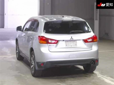 MITSUBISHI RVR