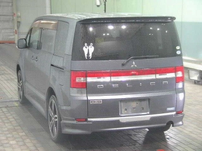MITSUBISHI DELICA D:5