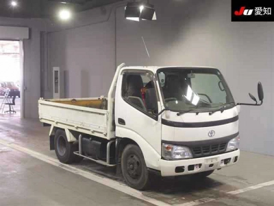 TOYOTA DYNA TRUCK