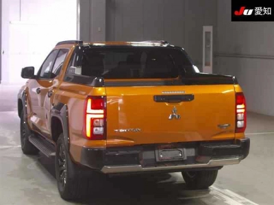 MITSUBISHI TRITON