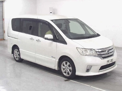NISSAN SERENA