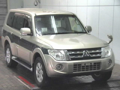MITSUBISHI PAJERO