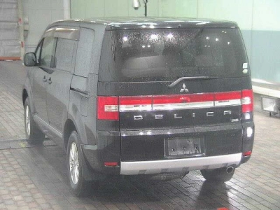 MITSUBISHI DELICA D:5