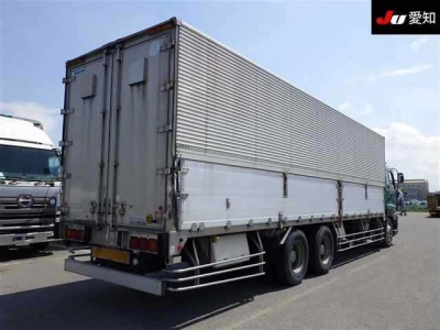 ISUZU GIGA
