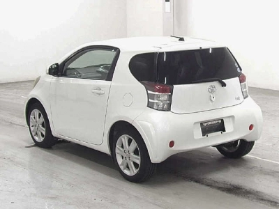 TOYOTA IQ