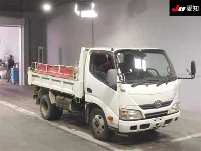 TOYOTA DYNA TRUCK