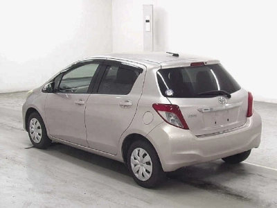 TOYOTA VITZ