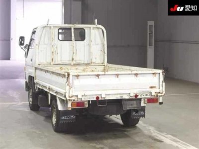 TOYOTA HIACE TRUCK