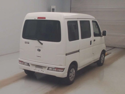 TOYOTA PIXIS VAN