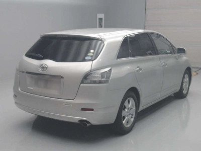 TOYOTA MARK X ZIO