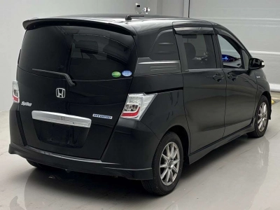 HONDA FREED SPIKE HYBRID