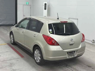 NISSAN TIIDA
