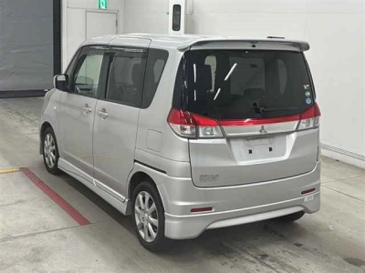 MITSUBISHI DELICA D:2