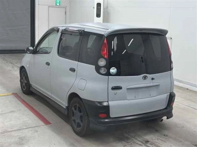TOYOTA FUN CARGO