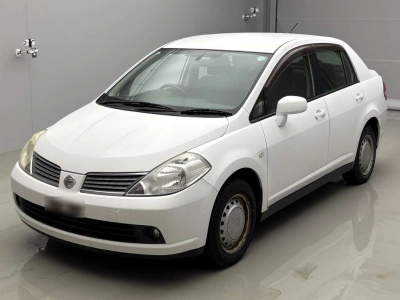 NISSAN TIIDA LATIO