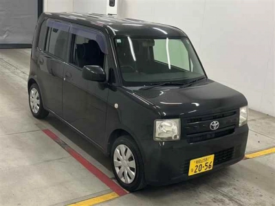 TOYOTA PIXIS SPACE