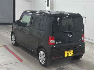 TOYOTA PIXIS SPACE