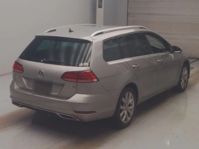 VOLKSWAGEN GOLF VARIANT