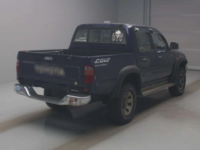 TOYOTA HILUX SPORTS PICK UP