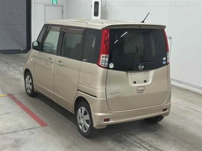 NISSAN ROOX