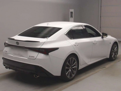 LEXUS IS